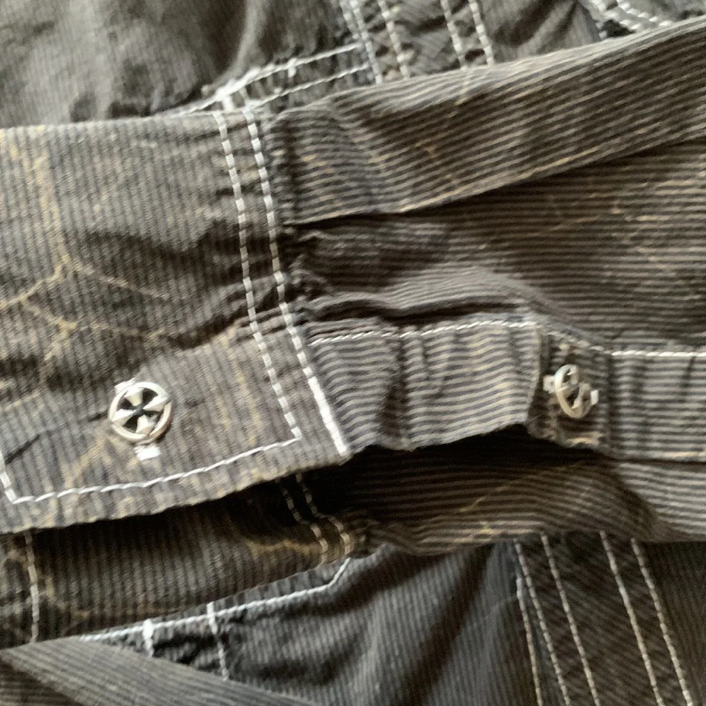 Affliction Men’s Button front distressed corduroy shirt. Size Medium. $FIRM$ - Picture 6 of 11